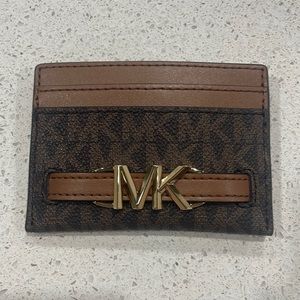 Reed brown LG Mini card holder. Michael Kors.